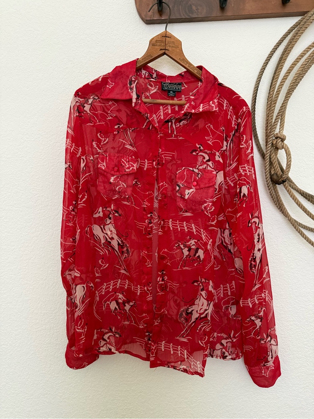 VINTAGE Cattlelac Ranch Sheer Rodeo Print Western Button Up